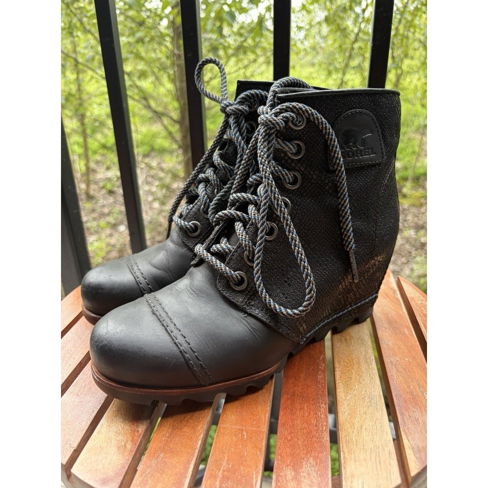 Sorel 1964 Premium Hidden Wedge Black Snake Embossed Boots NL2264-010 Size 8